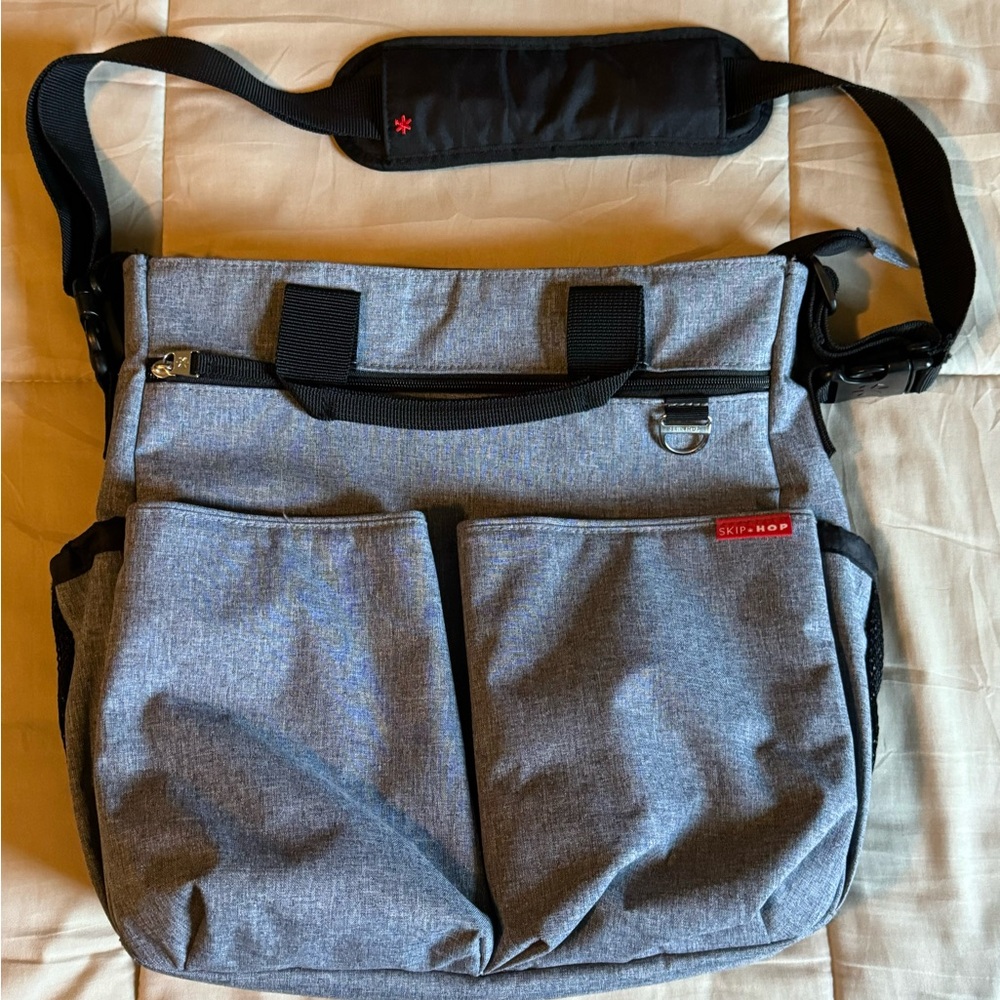 Skip Hop Gray Messenger Diaper Bag